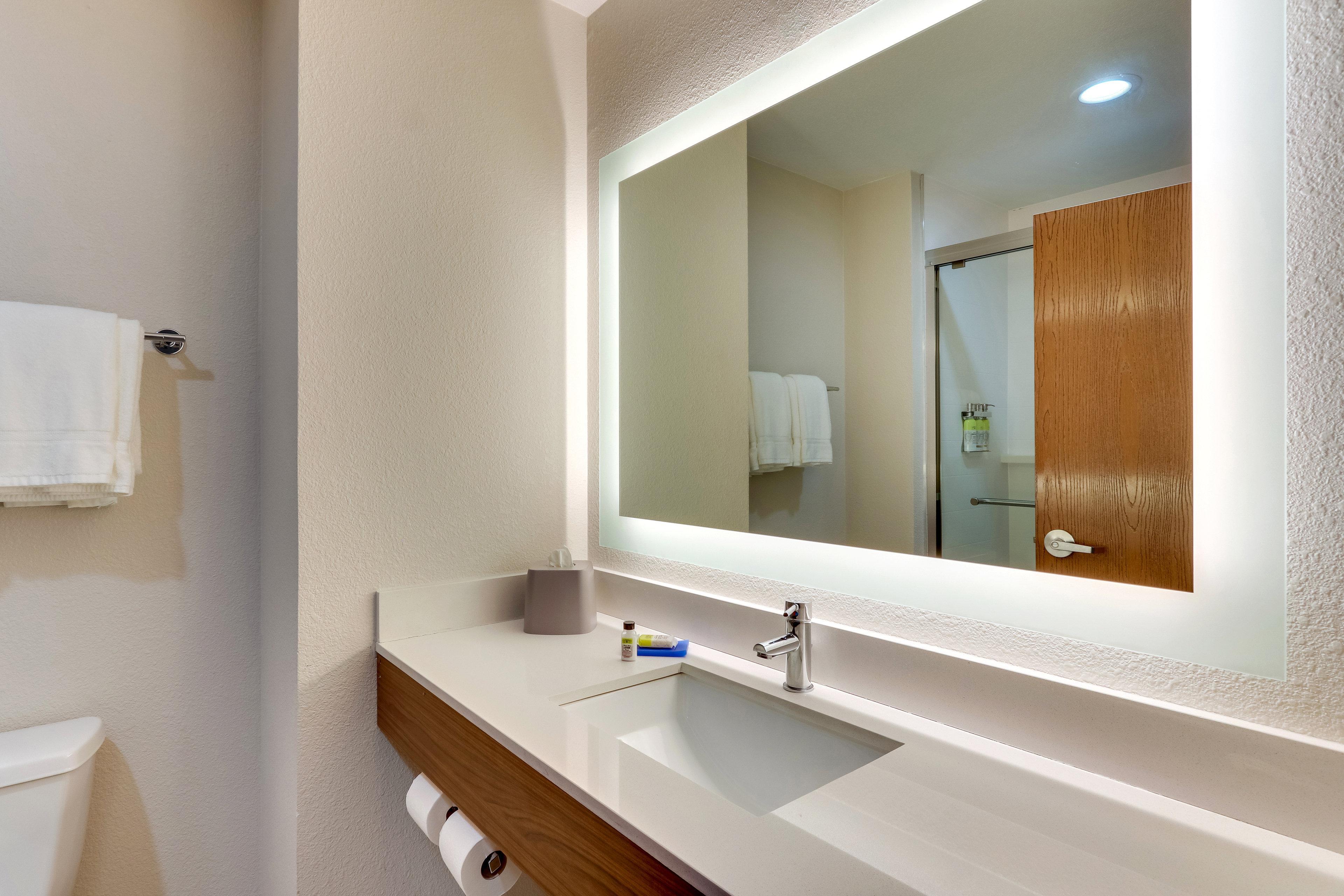 Holiday Inn Express Lake Worth Nw Loop 820 By Ihg Fort Worth Bagian luar foto
